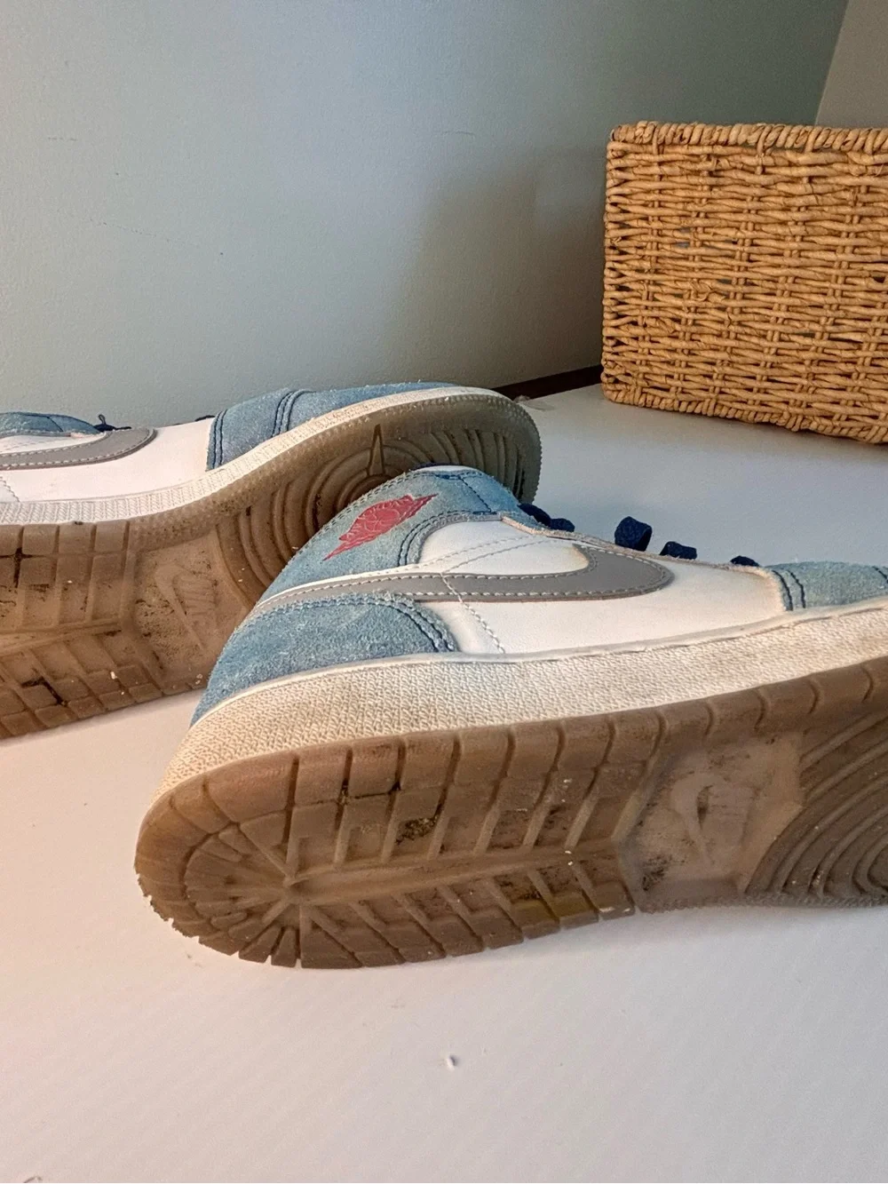 Jordan 1 Mid 6.5Y Blue Suede High Top Sneakers Streetwear